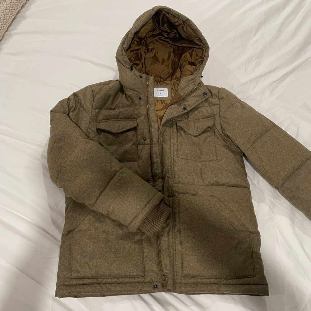 Men’s Winter Coat. Size Medium.